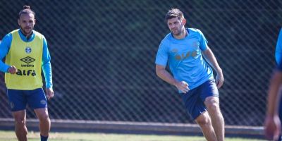 Na briga direta para sair do Z-4, Grêmio e Santos se enfrentam neste domingo pelo Brasileirão