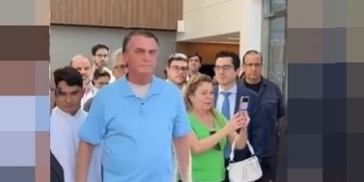 Jair Bolsonaro tem alta após três semanas internado em Brasília