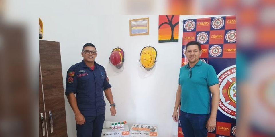 Quatro novas motosserras são entregues ao Corpo de Bombeiros de Camaquã