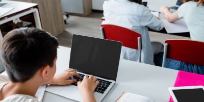 Tecnologia na Educação: Como as Ferramentas Digitais Estão Transformando o Ensino de Inglês