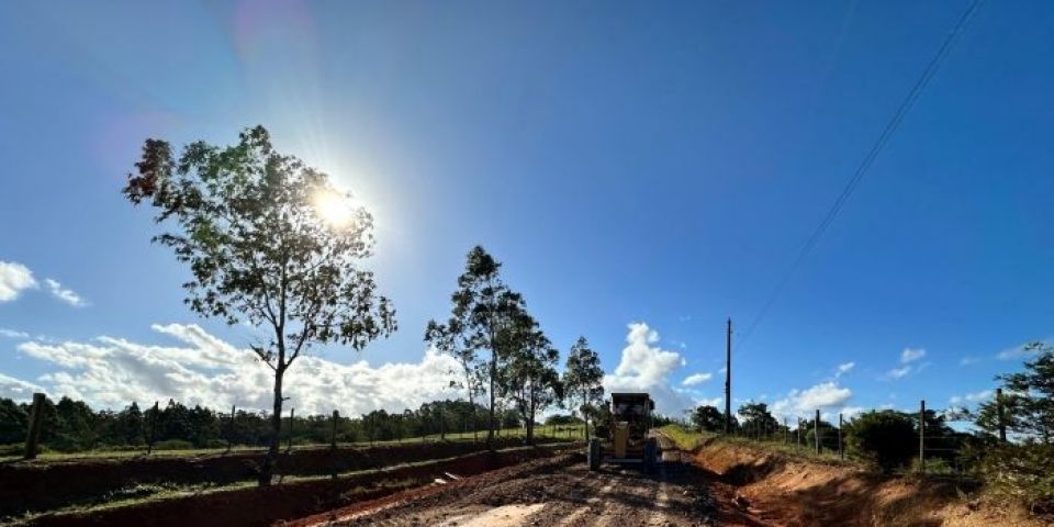 Trabalhos de recuperação na Estrada do Bonito são realizados pela Secretaria de Transportes de Camaquã