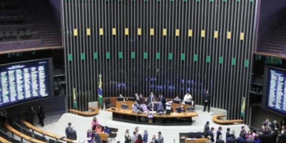 Câmara aprova urgência de PL que inclui facções em atos de terrorismo