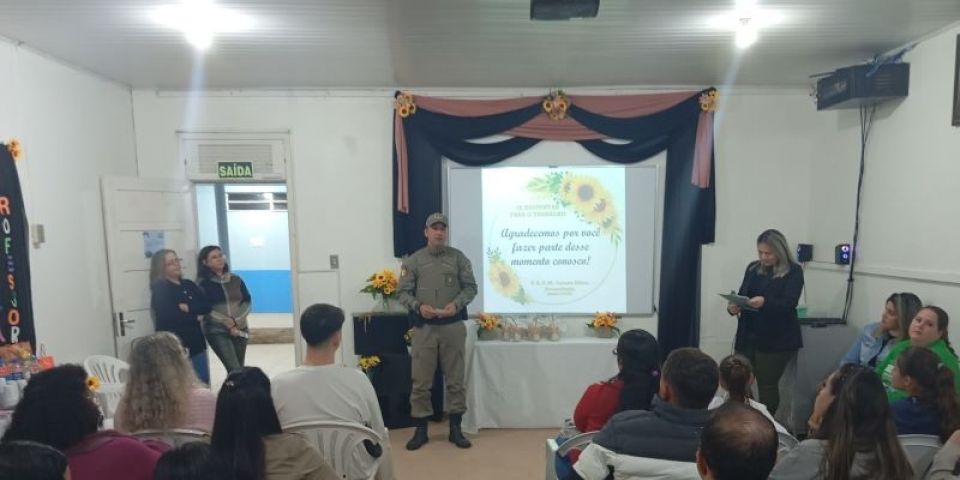 Brigada Militar participa do Despertar para o Trabalho em Arambaré