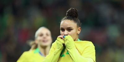 Dudinha brilha e seleção feminina derrota Japão por 3 a 1 em amistoso