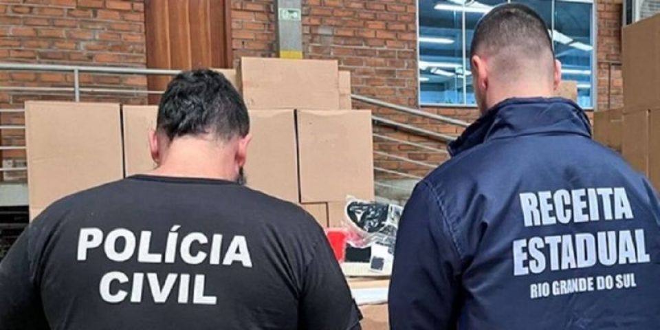 Operação conjunta apreende mais de 30 mil pares de tênis falsificados no RS