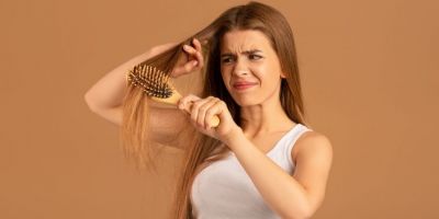 Cabelo quebradiço: o que causa e como recuperar a força dos fios