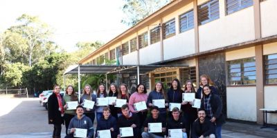 Estudantes de escola de São Lourenço do Sul desenvolvem jornal e programa de rádio em oficinas de educação midiática