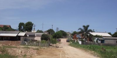 Prefeitura de Cristal abre nova rua e faz limpeza em depósitos irregulares de lixo na Vila Formosa