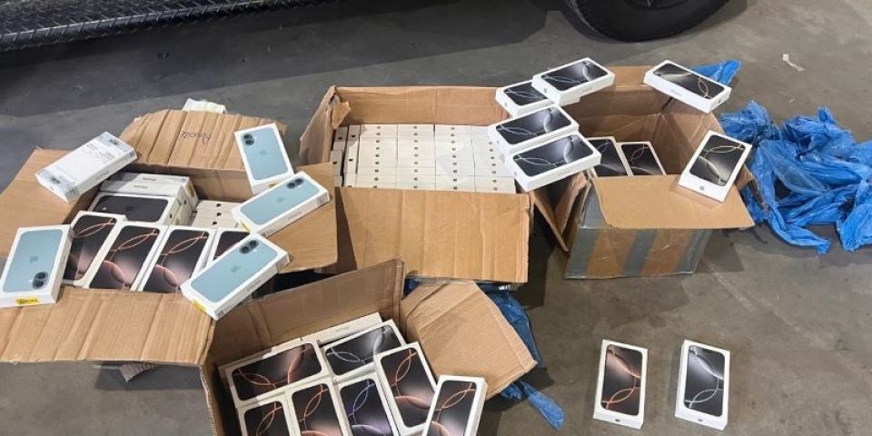 Cerca de 200 iPhones são apreendidos pela Receita Federal em Canoas