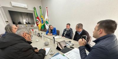 Executivo camaquense realiza reunião para iniciar organização da Semana Farroupilha de 2025