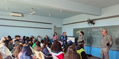 BM promove palestra sobre prevenção ao bullying e às drogas em escola de Tapes
