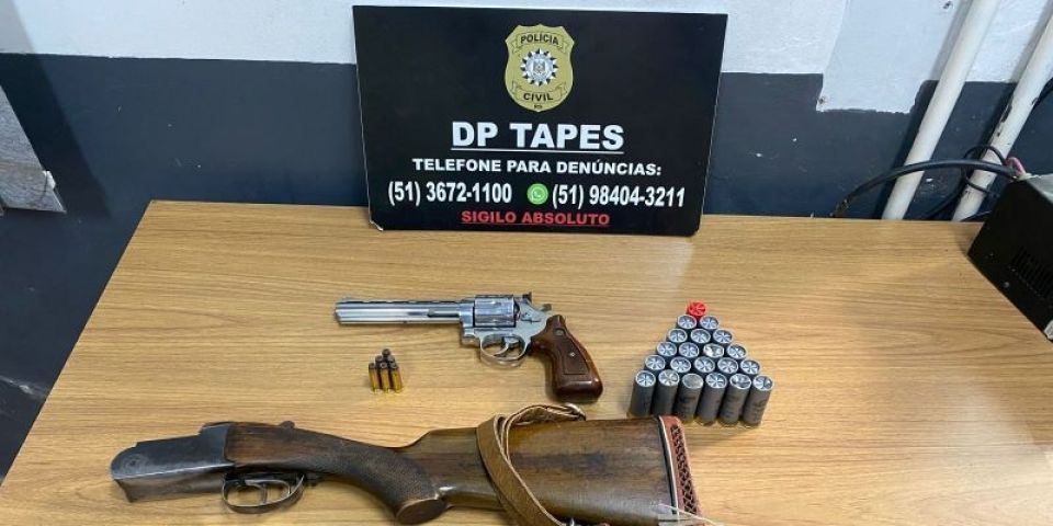 Armas de fogo e munições são apreendidas na casa de advogado em Tapes