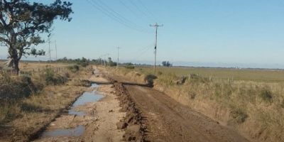 Prefeitura de Arambaré realiza manutenções em estradas do interior