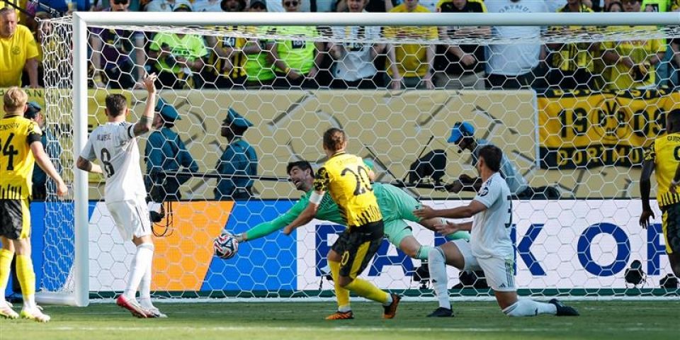 Real Madrid e PSG passam às semifinais da Copa do Mundo de Clubes