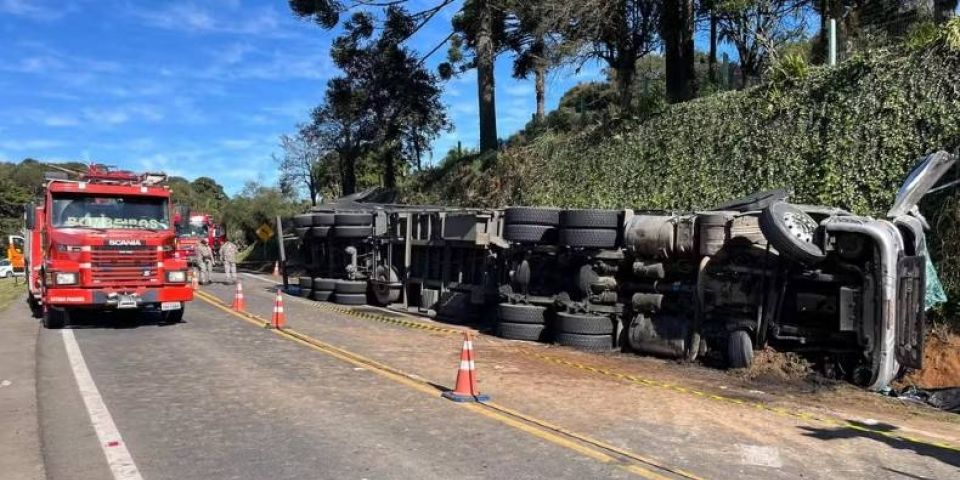 Tragédia na Serra Gaúcha: pai e dois filhos pequenos morrem em acidente com caminhão na RS-122