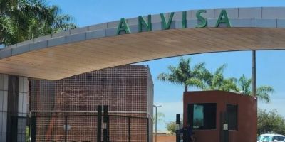 Anvisa alerta sobre uso do formol como alisante de cabelos