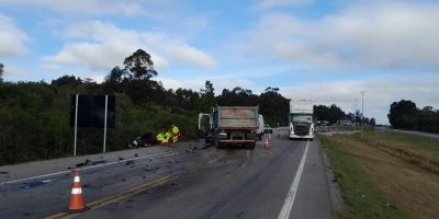 Grave colisão frontal entre carro e caminhão mata duas pessoas na BR-116 em Pelotas