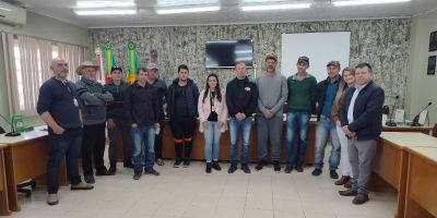 Chuvisquenses recebem insumos por meio do projeto Caminhando Juntos com a Bacia Leiteira