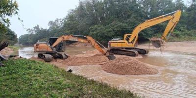 Prefeitura de Camaquã inicia desassoreamento do Arroio Duro