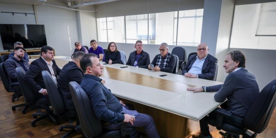 Secretário de Logística e Transportes do RS garante continuidade das obras de asfaltamento da ERS-715 em Cerro Grande do Sul