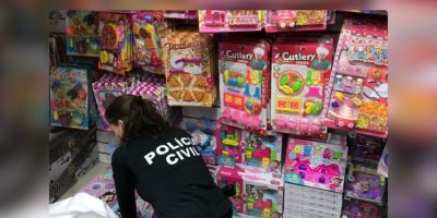 PC prende cinco pessoas e apreende quase 700kg em mercadoria falsificada em Porto Alegre