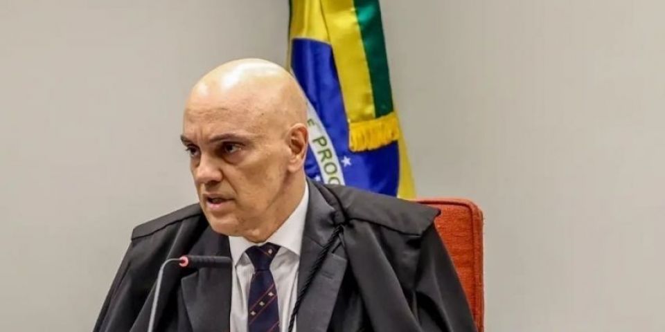 Moraes decide não prender Bolsonaro por descumprimento de cautelar