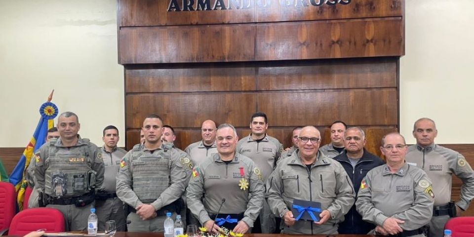 Tenente Veríssimo e sargento Seixas são agraciados pela Câmara de Vereadores de Tapes