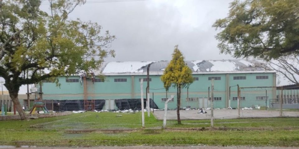 Ventania causa transtornos em vários pontos de Camaquã