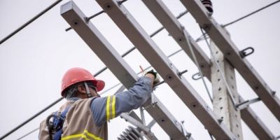 Mais de 340 mil clientes da CEEE Equatorial estão sem energia elétrica no RS