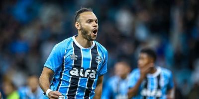 Grêmio bate o Fortaleza por 2 a 1 e volta a vencer no Brasileirão