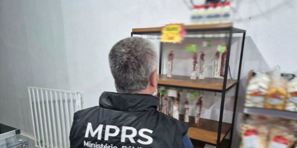 Força-Tarefa apreende mais de 3,2 toneladas de produtos impróprios para o consumo no Norte do RS