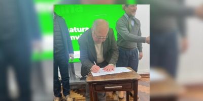 Prefeito de Tapes assina convênio de R$ 300 mil para melhorias em estradas vicinais