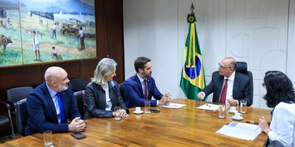 Eduardo Leite leva a Alckmin relatório sobre impactos das tarifas dos EUA no RS