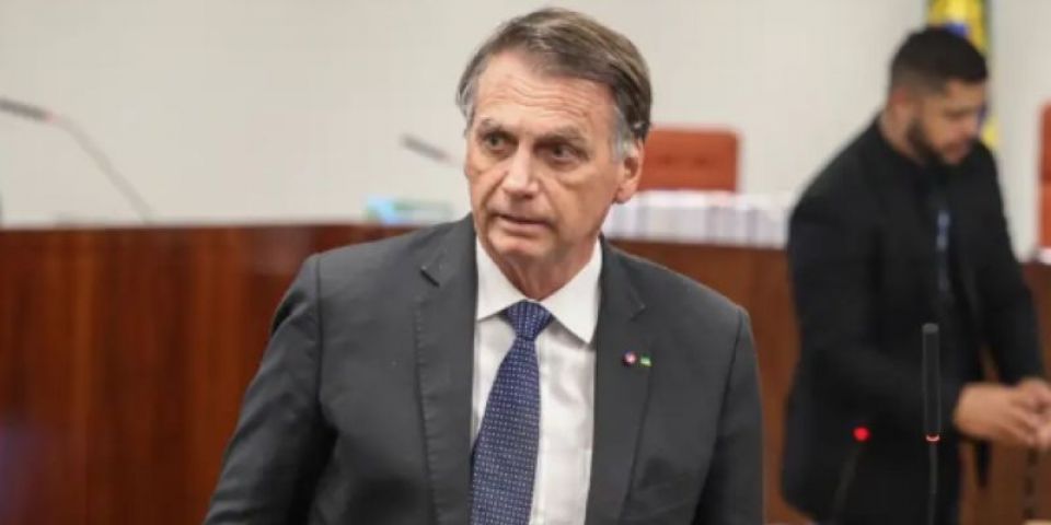 Defesa de Bolsonaro recorre contra prisão domiciliar 