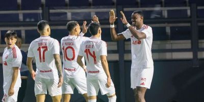 Inter derrota o Bragantino por 3 a 1 e volta a vencer no Brasileirão 2025