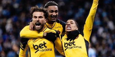 Jogando na Arena, Grêmio perde por 1 a 0 para o Sport, lanterna do Brasileirão