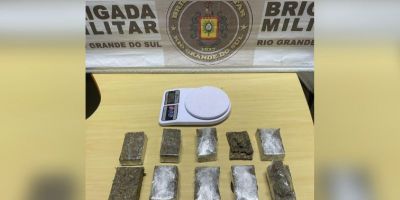 Homem de 22 anos é preso com quase 1 kg de maconha em Tapes