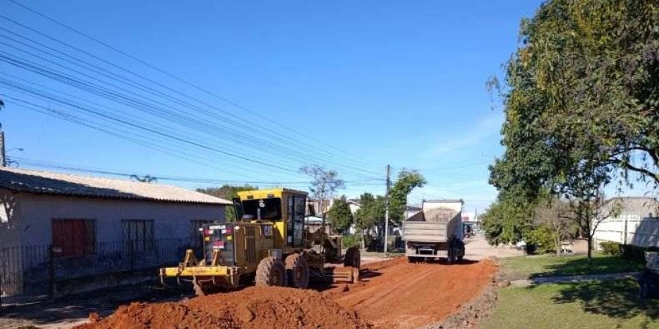 Prefeitura de Camaquã realiza melhorias em ruas do bairro Carvalho Bastos