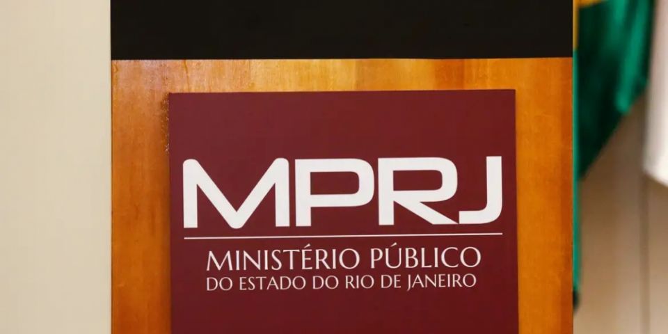 MP pede prisão preventiva de jovens que doparam turistas ingleses