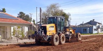 Prefeitura de Camaquã realiza rebaixamento de solo na Rua Nilda de Souza Azambuja, no bairro Olaria