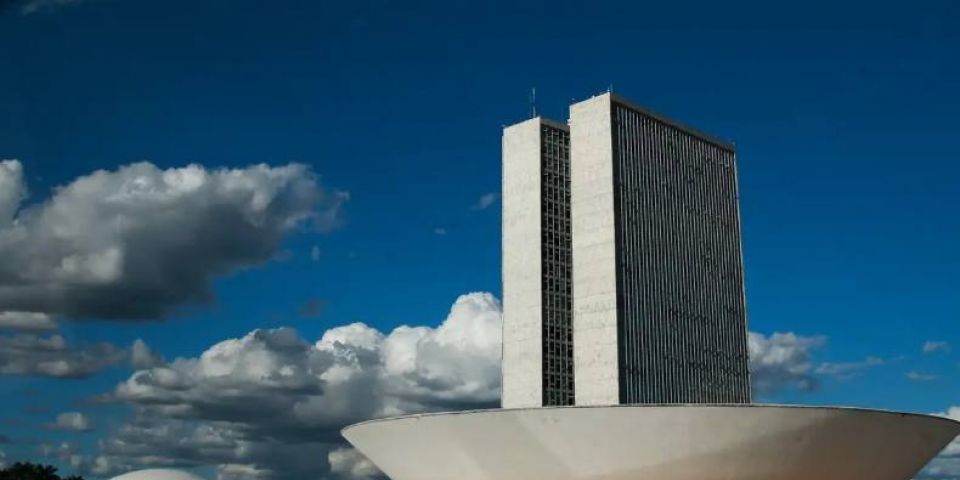 Câmara pauta projeto que regula redes sociais para crianças nesta quarta-feira (20)