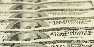 Após decisão de Dino, dólar alcança R$ 5,50 
