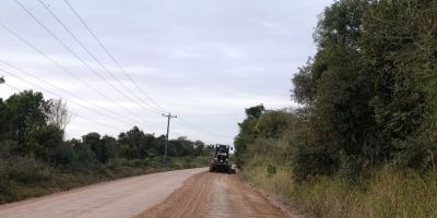 Prefeitura de Camaquã realiza melhorias nas principais vias do Banhado do Colégio