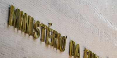 MEC lança curso de 180 horas para professores do Ensino Médio público