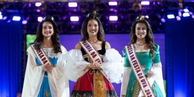 Elisa dos Santos Pereira D'Mutti, do SER Caxias e Vinhedos Papeis, é eleita Rainha da Festa da Uva 2026