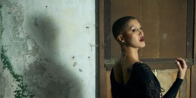 Paola Kirst faz show gratuito em Camaquã