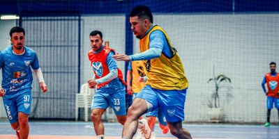 Vélez intensifica treinos com foco no confronto contra o Dracena pela LNF