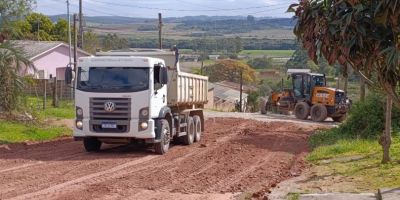 Ruas do bairro Santa Marta recebem melhorias em Camaquã