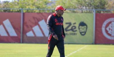 Com Roger Machado pressionado, Inter recebe o Fortaleza em jogo do Brasileirão