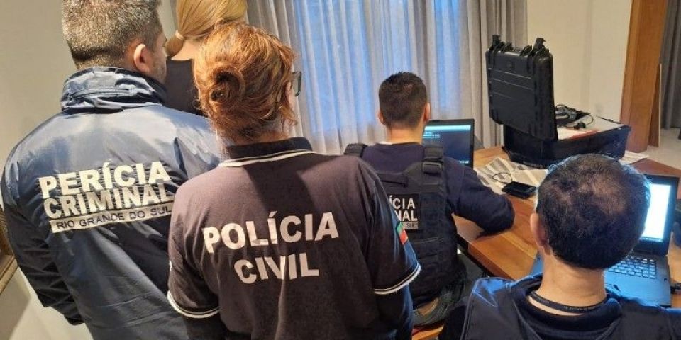 Agente consular de 56 anos é preso por armazenar material de abuso sexual infantojuvenil no RS
